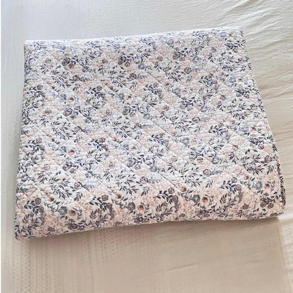 Rachel Ashwell type quilt